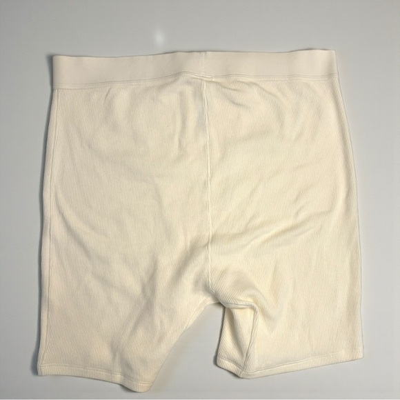 SKIMS Cotton Rib Boxers | Marble 🤍 - Picture 5 of 7